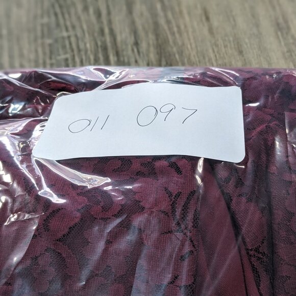 Burgundy Red Lace Long Ruffle Sleeve Cottagecore
Winter looks - Picture 8 of 8